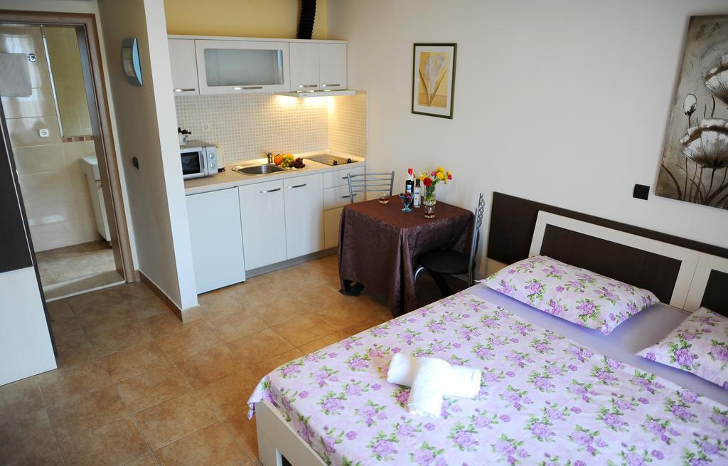 Apartments&Rooms Jelavic Seget Vranjica Eksteriør billede